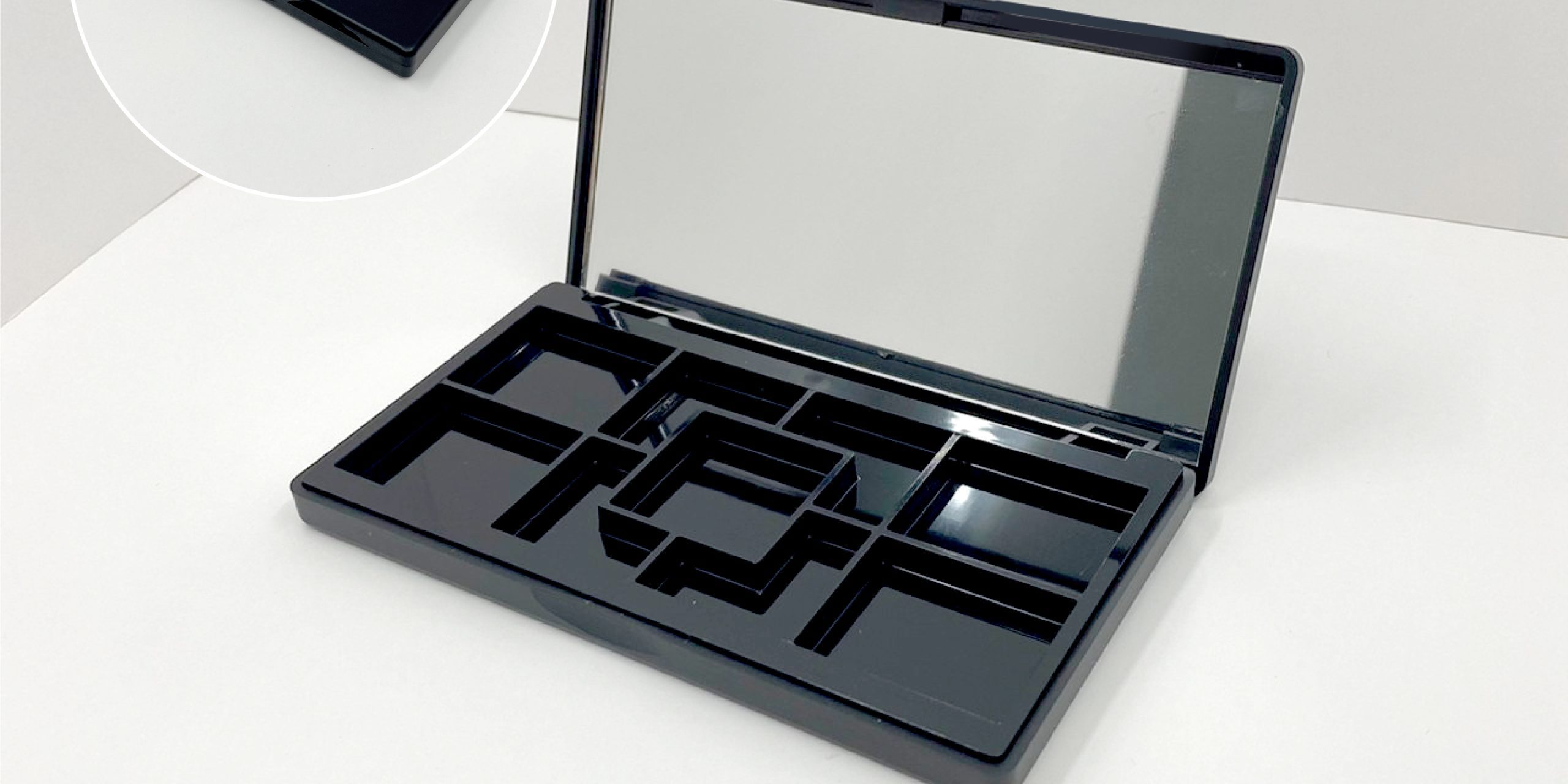 0800301-iupackaging-พาเลทสีดำมีกระจกเก้าช่อง