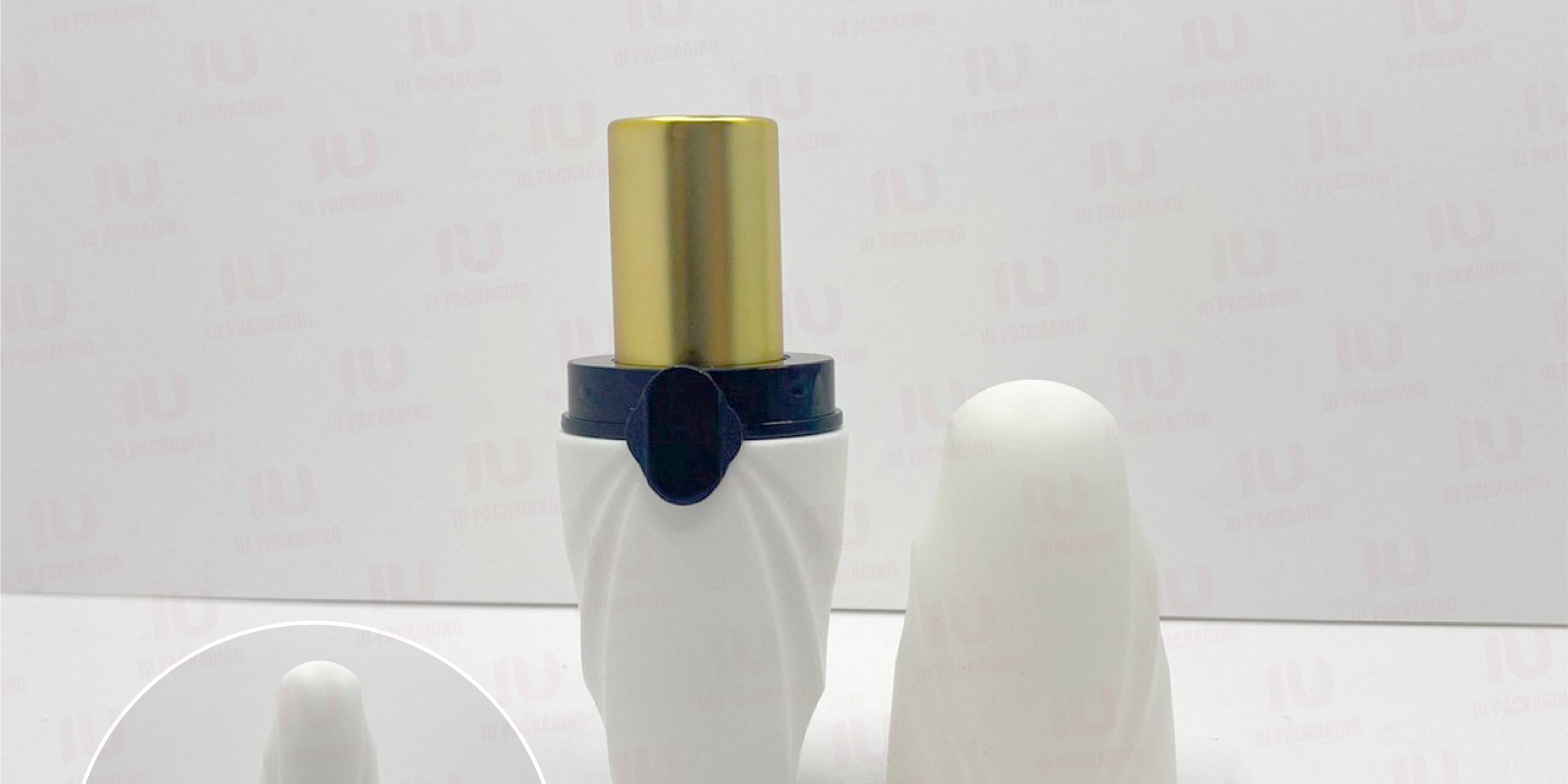0101305-iupackaging-หลอดลิปแท่งทรงรีหลอดสีขาว