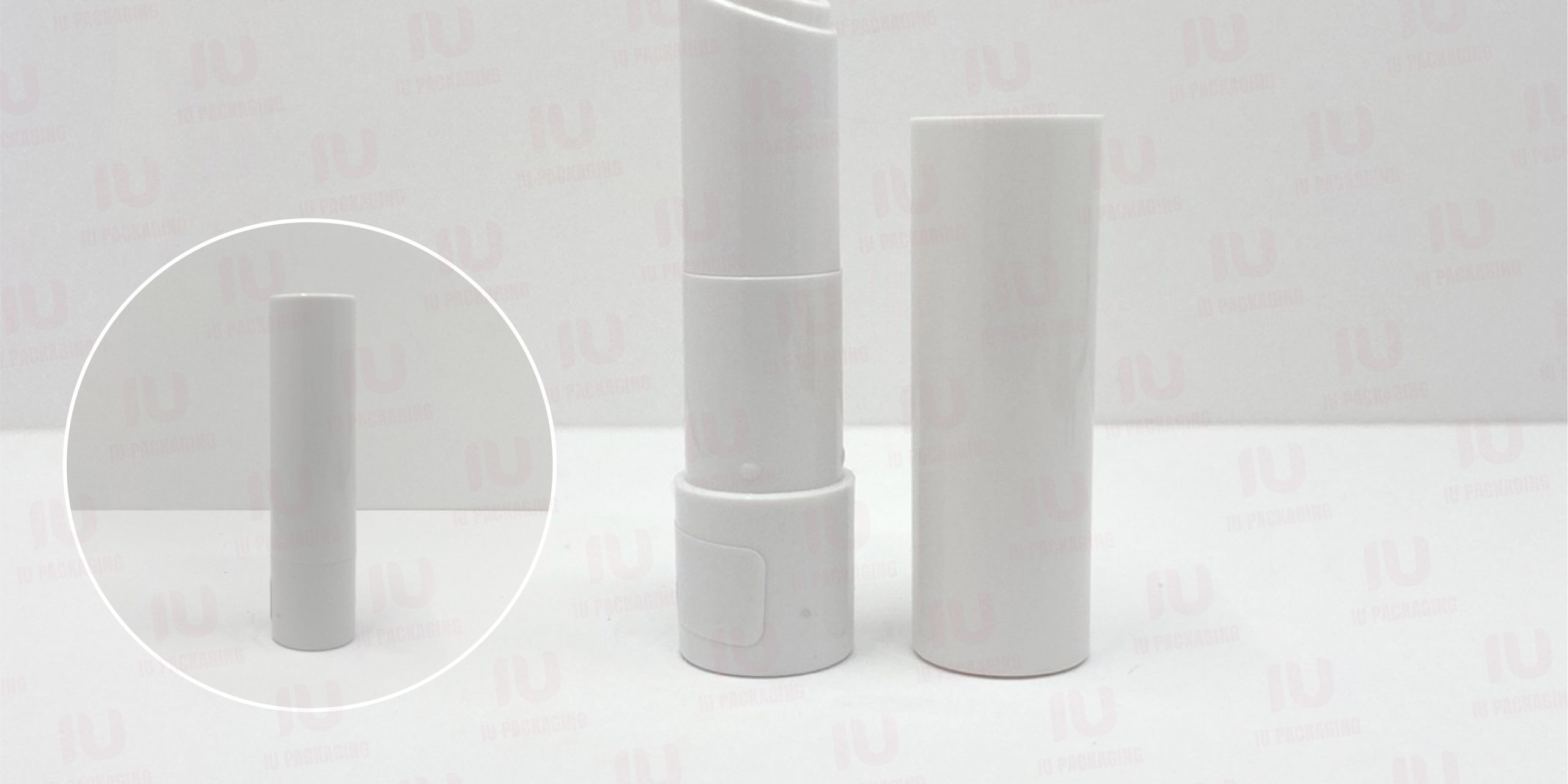 0111106-iupackaging-หลอดลิปแท่งทรงกลมสีขาว